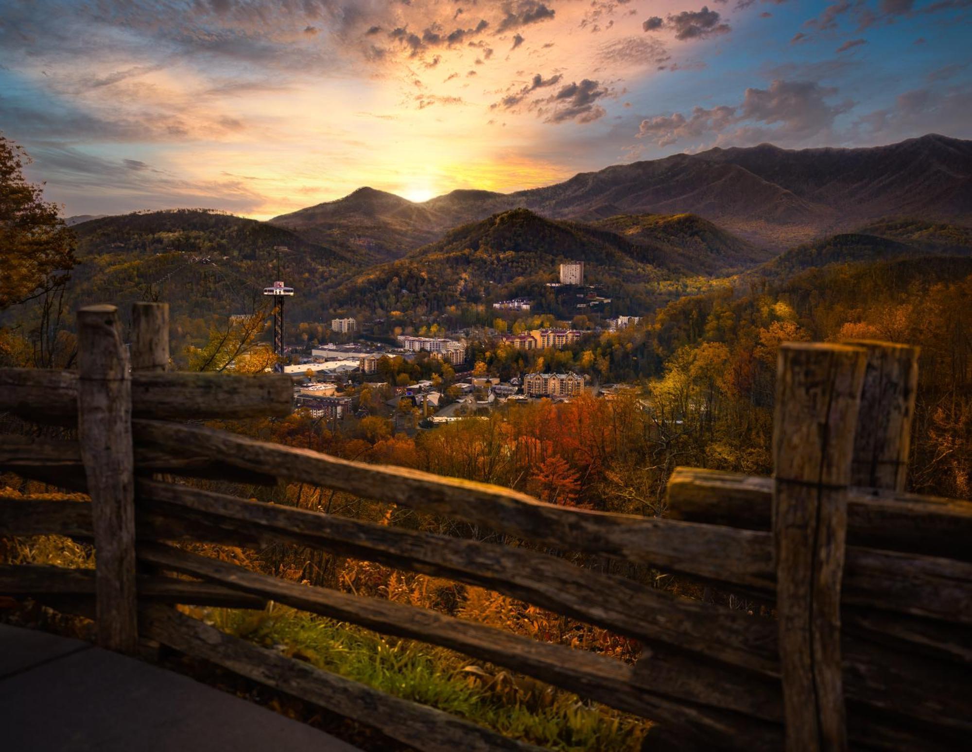 Forever Yours, Hot Tub, 1089 Of Free Attraction Tickets For Each Paid Day, Dollywood And More Pigeon Forge Exterior photo